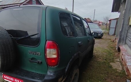 Chevrolet Niva I рестайлинг, 2004 год, 140 000 рублей, 3 фотография