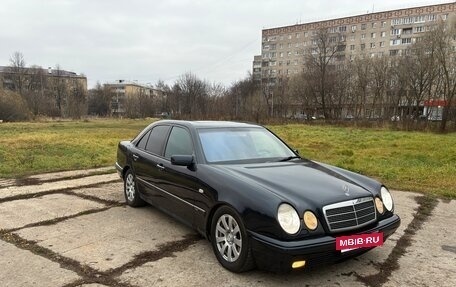 Mercedes-Benz E-Класс, 1998 год, 800 000 рублей, 2 фотография