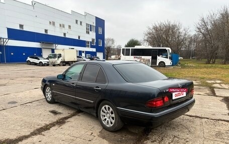 Mercedes-Benz E-Класс, 1998 год, 800 000 рублей, 4 фотография