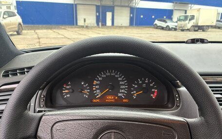 Mercedes-Benz E-Класс, 1998 год, 800 000 рублей, 24 фотография