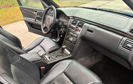 Mercedes-Benz E-Класс, 1998 год, 800 000 рублей, 18 фотография