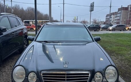 Mercedes-Benz E-Класс, 1999 год, 549 000 рублей, 1 фотография