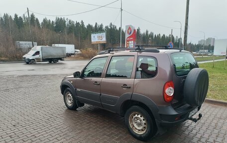 Chevrolet Niva I рестайлинг, 2017 год, 690 000 рублей, 2 фотография