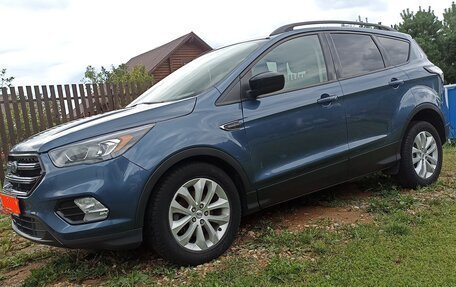 Ford Escape III, 2018 год, 1 500 000 рублей, 1 фотография