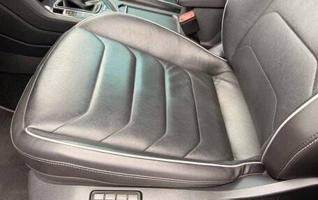 Volkswagen Tiguan II, 2021 год, 3 400 000 рублей, 28 фотография