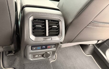 Volkswagen Tiguan II, 2021 год, 3 400 000 рублей, 31 фотография