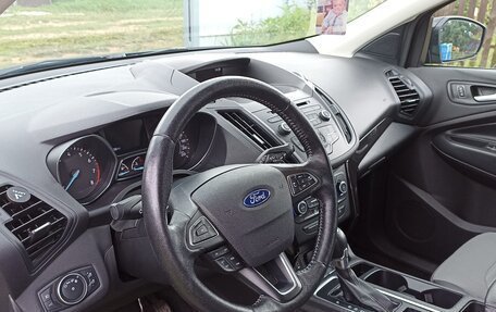 Ford Escape III, 2018 год, 1 500 000 рублей, 3 фотография