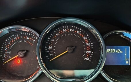 Renault Logan II, 2019 год, 1 100 000 рублей, 5 фотография