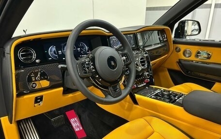 Rolls-Royce Cullinan, 2025 год, 77 990 000 рублей, 12 фотография