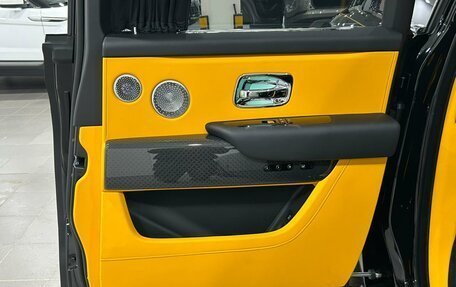 Rolls-Royce Cullinan, 2025 год, 77 990 000 рублей, 24 фотография