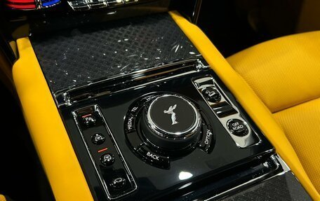 Rolls-Royce Cullinan, 2025 год, 77 990 000 рублей, 23 фотография