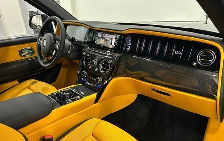 Rolls-Royce Cullinan, 2025 год, 77 990 000 рублей, 40 фотография