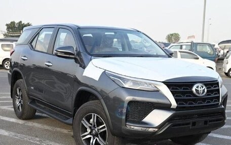 Toyota Fortuner II, 2025 год, 5 250 000 рублей, 1 фотография