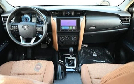 Toyota Fortuner II, 2025 год, 5 250 000 рублей, 14 фотография