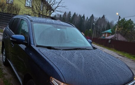 Mitsubishi Outlander III рестайлинг 3, 2013 год, 1 100 000 рублей, 7 фотография