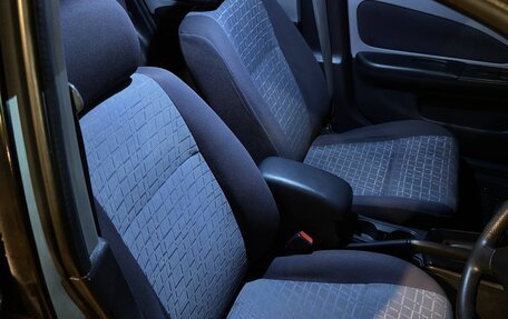 Nissan Wingroad III, 2003 год, 300 000 рублей, 16 фотография