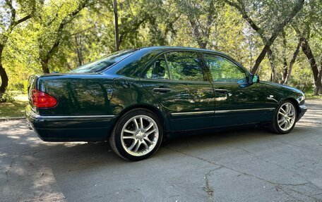 Mercedes-Benz E-Класс, 1996 год, 600 000 рублей, 9 фотография