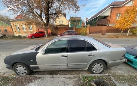 Mercedes-Benz E-Класс, 1996 год, 250 000 рублей, 3 фотография
