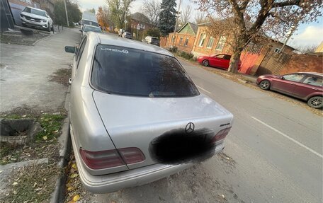 Mercedes-Benz E-Класс, 1996 год, 250 000 рублей, 4 фотография