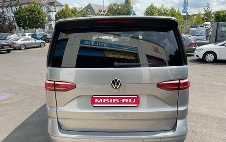 Volkswagen Multivan, 2021 год, 4 300 000 рублей, 5 фотография