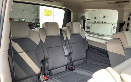 Volkswagen Multivan, 2021 год, 4 300 000 рублей, 17 фотография