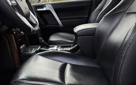 Toyota Land Cruiser Prado 150 рестайлинг 2, 2015 год, 3 600 000 рублей, 17 фотография