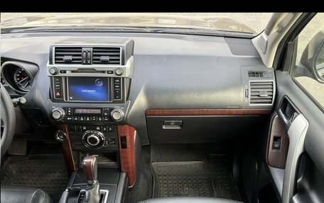 Toyota Land Cruiser Prado 150 рестайлинг 2, 2015 год, 3 600 000 рублей, 21 фотография