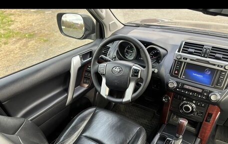 Toyota Land Cruiser Prado 150 рестайлинг 2, 2015 год, 3 600 000 рублей, 19 фотография