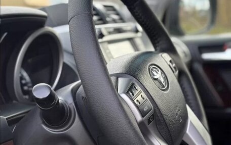 Toyota Land Cruiser Prado 150 рестайлинг 2, 2015 год, 3 600 000 рублей, 34 фотография