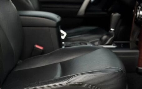 Toyota Land Cruiser Prado 150 рестайлинг 2, 2015 год, 3 600 000 рублей, 31 фотография