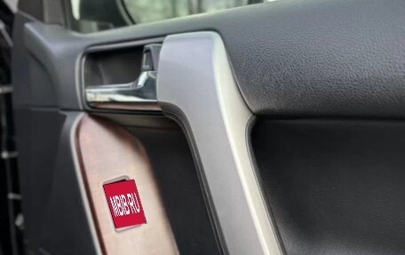 Toyota Land Cruiser Prado 150 рестайлинг 2, 2015 год, 3 600 000 рублей, 27 фотография