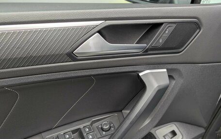 Volkswagen Tiguan II, 2021 год, 3 997 000 рублей, 9 фотография