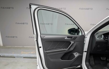 Volkswagen Tiguan II, 2021 год, 3 997 000 рублей, 8 фотография