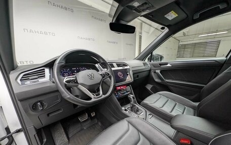 Volkswagen Tiguan II, 2021 год, 3 997 000 рублей, 10 фотография