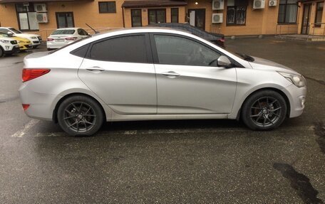 Hyundai Solaris II рестайлинг, 2015 год, 1 200 000 рублей, 1 фотография