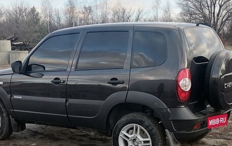 Chevrolet Niva I рестайлинг, 2018 год, 695 000 рублей, 10 фотография