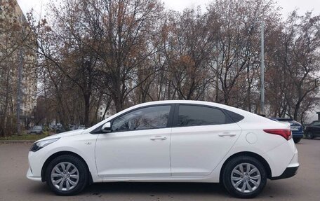 Hyundai Solaris II рестайлинг, 2021 год, 1 539 000 рублей, 2 фотография