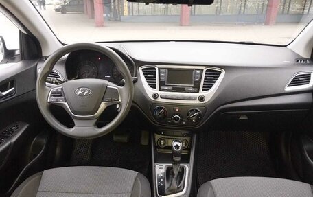 Hyundai Solaris II рестайлинг, 2021 год, 1 539 000 рублей, 8 фотография