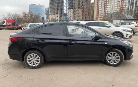 Hyundai Solaris II рестайлинг, 2018 год, 1 700 000 рублей, 5 фотография