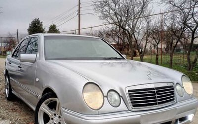 Mercedes-Benz E-Класс, 1998 год, 525 000 рублей, 1 фотография