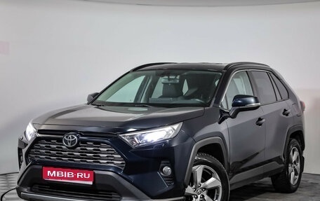 Toyota RAV4, 2020 год, 2 399 000 рублей, 1 фотография