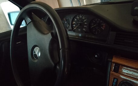 Mercedes-Benz W124, 1987 год, 400 000 рублей, 2 фотография