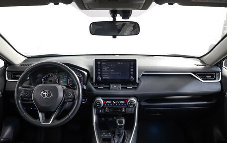 Toyota RAV4, 2020 год, 2 399 000 рублей, 9 фотография