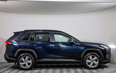 Toyota RAV4, 2020 год, 2 399 000 рублей, 4 фотография