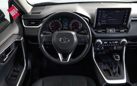 Toyota RAV4, 2020 год, 2 399 000 рублей, 10 фотография