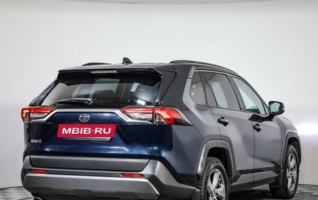 Toyota RAV4, 2020 год, 2 399 000 рублей, 5 фотография