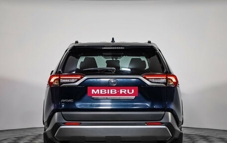 Toyota RAV4, 2020 год, 2 399 000 рублей, 6 фотография