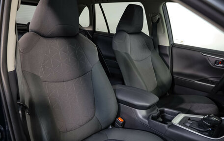 Toyota RAV4, 2020 год, 2 399 000 рублей, 20 фотография