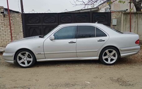 Mercedes-Benz E-Класс, 1998 год, 525 000 рублей, 3 фотография