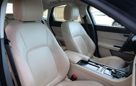 Jaguar XF II, 2016 год, 2 299 000 рублей, 21 фотография